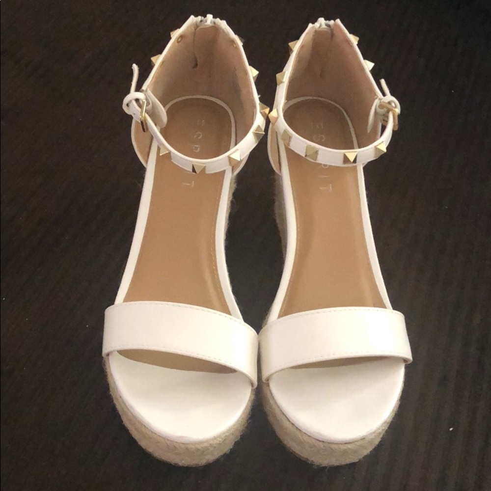 White wedges